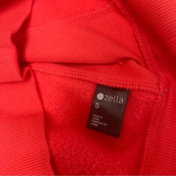 Zella Hoodie
Sweatshirt Long Sleeve
Woman's size S - Picture 8 of 16